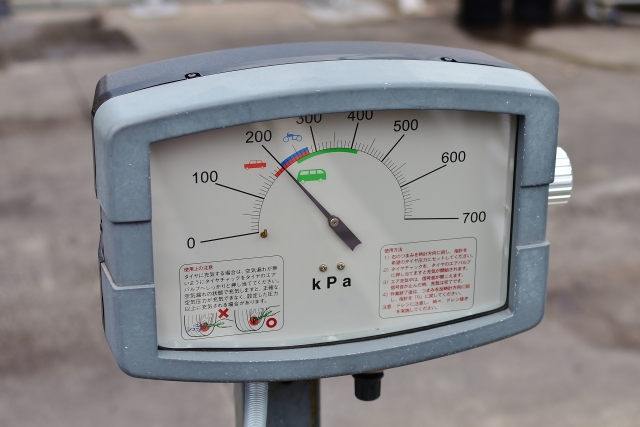 ガソリンスタンドの空気入れの使い方
