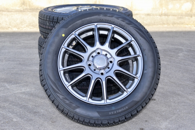 タイヤの偏平率とは?計算式や低偏平のメリット・デメリットを徹底解説!