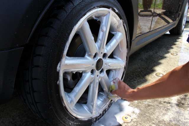 タイヤを長持ちさせる正しい洗い方