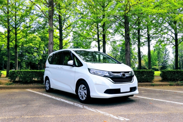 【年式別】ホンダ・フリードのタイヤサイズの選び方は?確認方法や交換時期・費用を解説