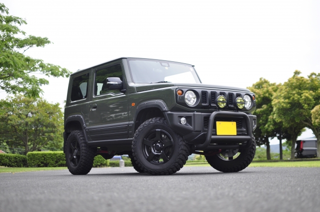 スズキ・ジムニーのタイヤサイズを徹底比較!純正からカスタムまで選び方・費用を解説