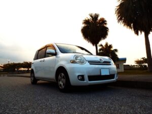 トヨタ・シエンタのタイヤサイズ選びのコツ | おすすめ純正サイズと交換時の注意点